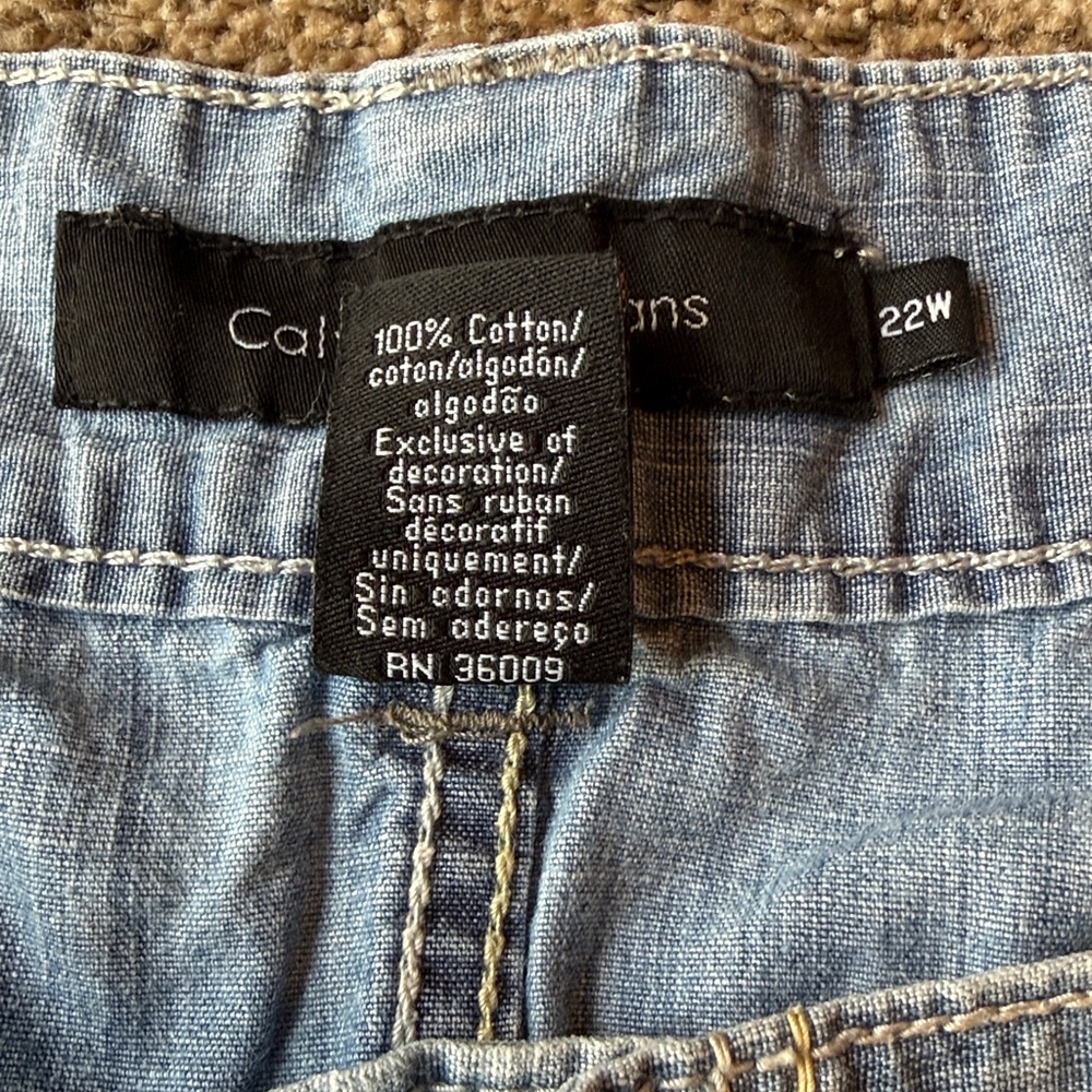 Croft & Barrow | Light Wash Denim Shorts - Women's - Picture 3 of 11